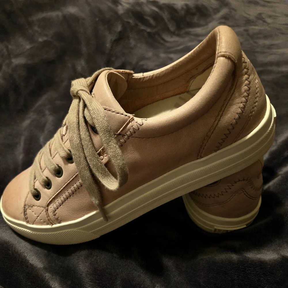 Woman's Taos Plim Soul Lux Sneakers - Picture 5 of 8